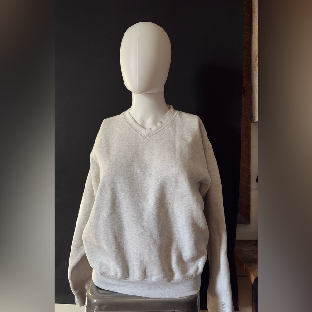 TNA Women's V-Neck Sweatshirt in Light Gray